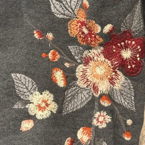Johnny was Embroidered Floral Hooded Sweatshirt - Charcoal Gray - Picture 6 of 9